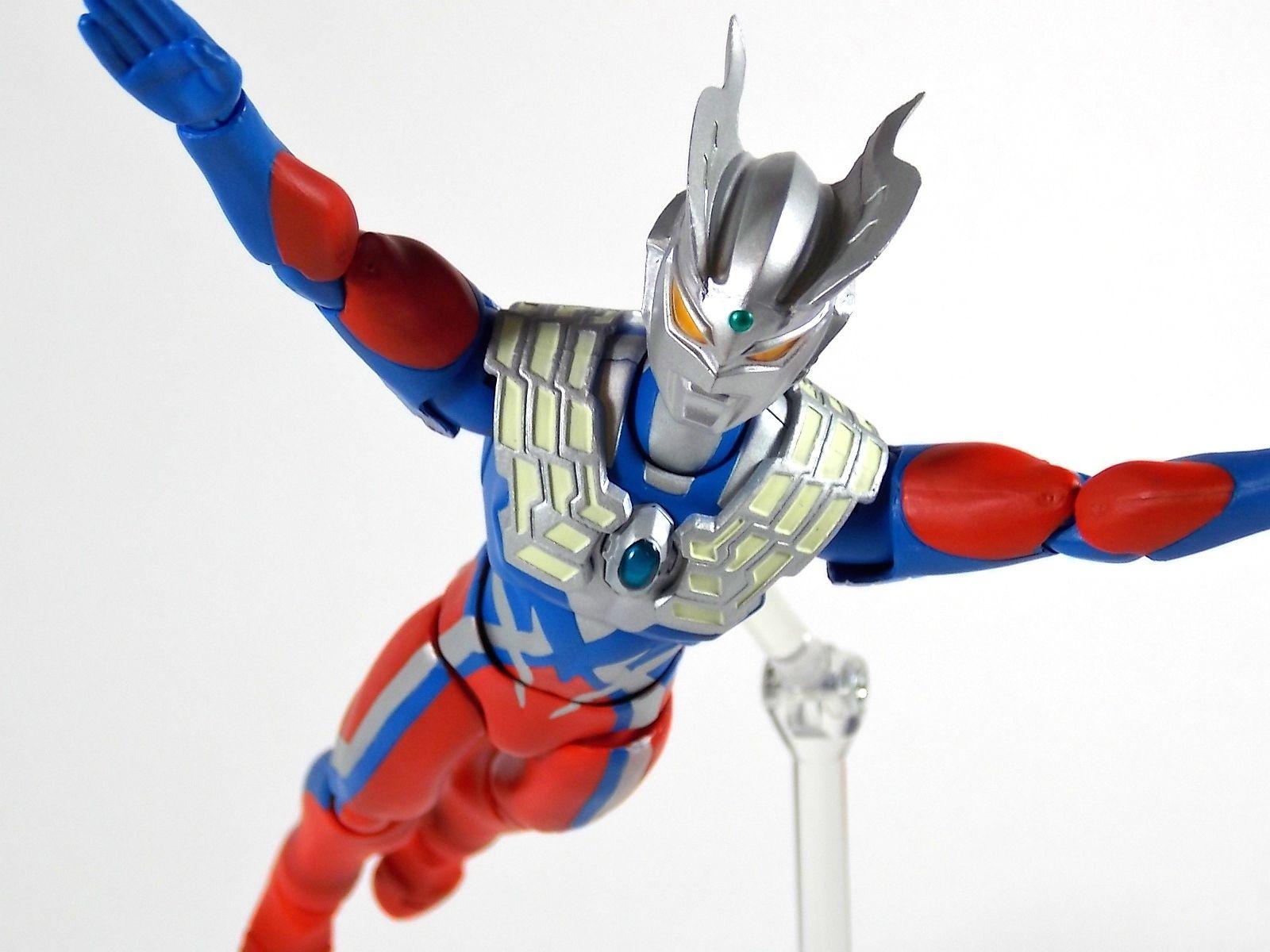 Ultra Act Ultraman Zero V2 Gallery