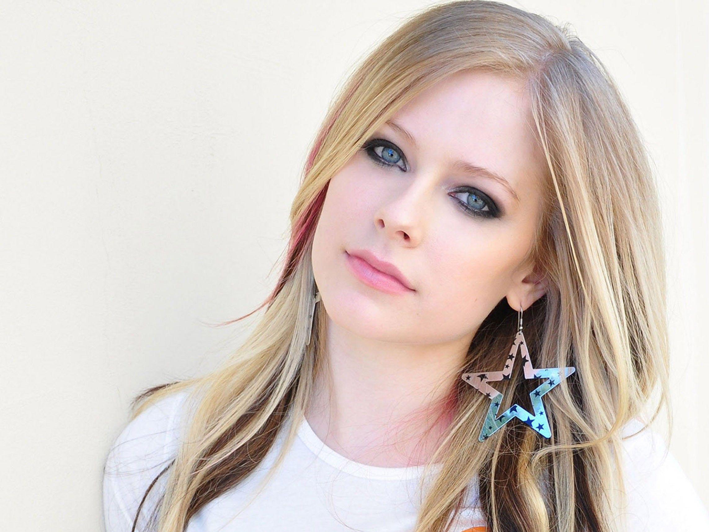 Avril Lavigne image <3 Avril Lavigne <3 HD wallpaper and background