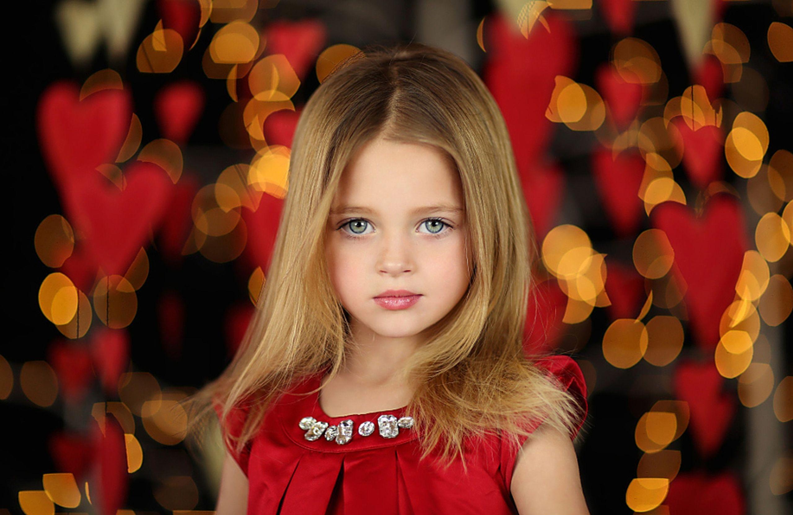 Little Girl HD Wallpaper and Background Image