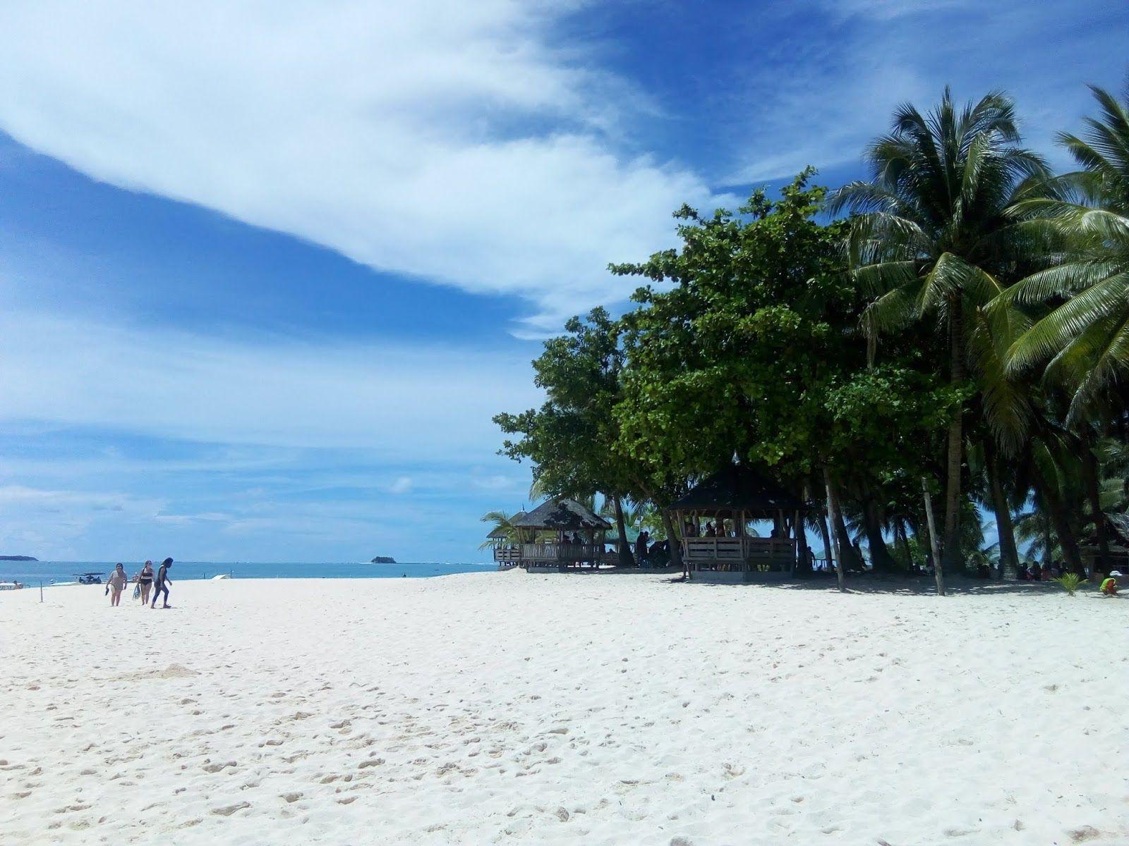 Surf and sun in Siargao Island