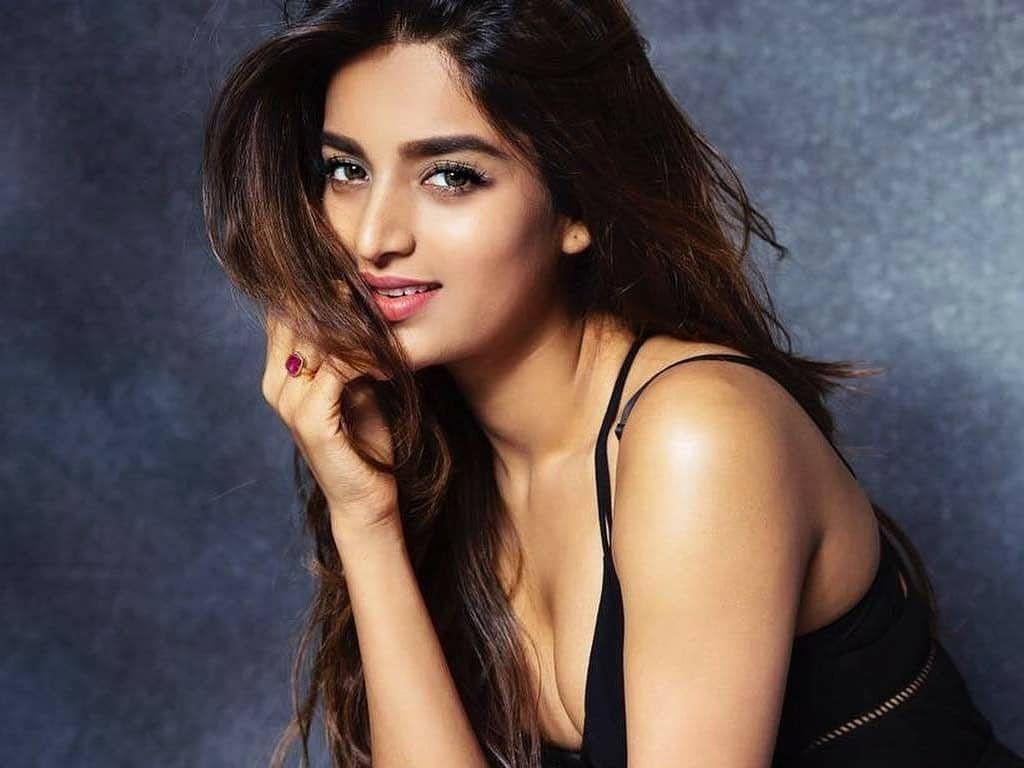 Nidhhi Agerwal HQ Wallpaper. Nidhhi Agerwal Wallpaper