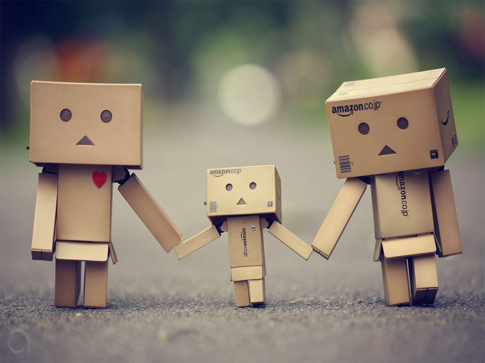 Cute Boxman Family HD Wallpaper. Cardboard robot, Danbo