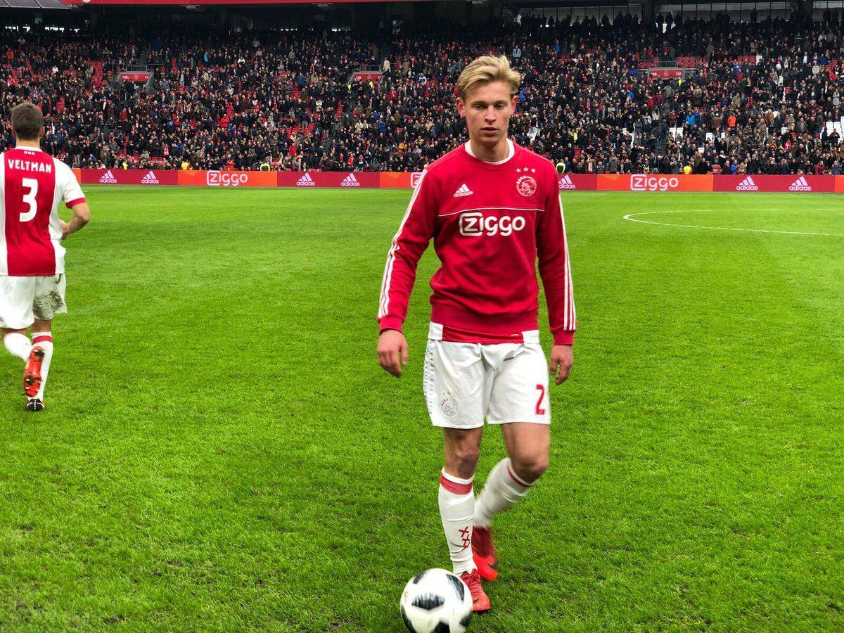 AFC Ajax. 2e helft is bezig! Frenkie de Jong is er