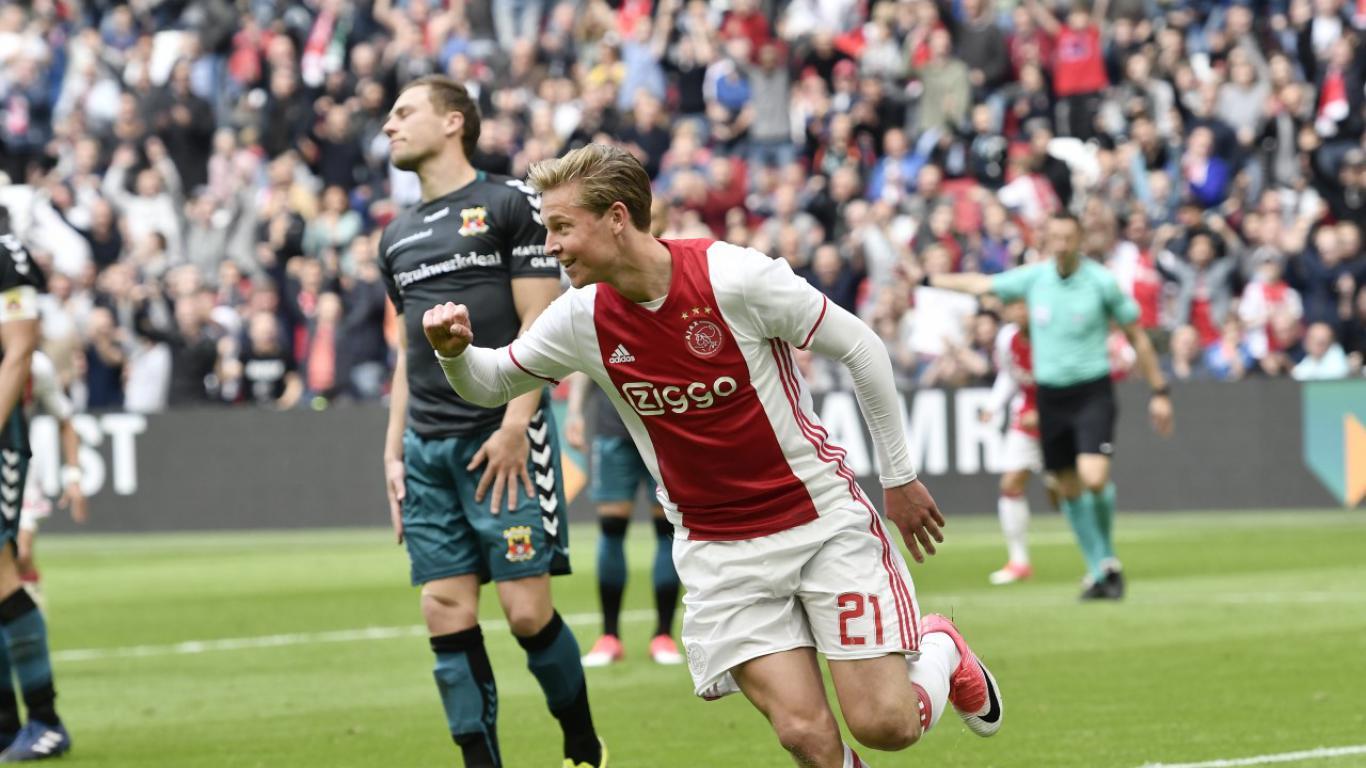 Frenkie de Jong: Losing his markers with the feintest of touches