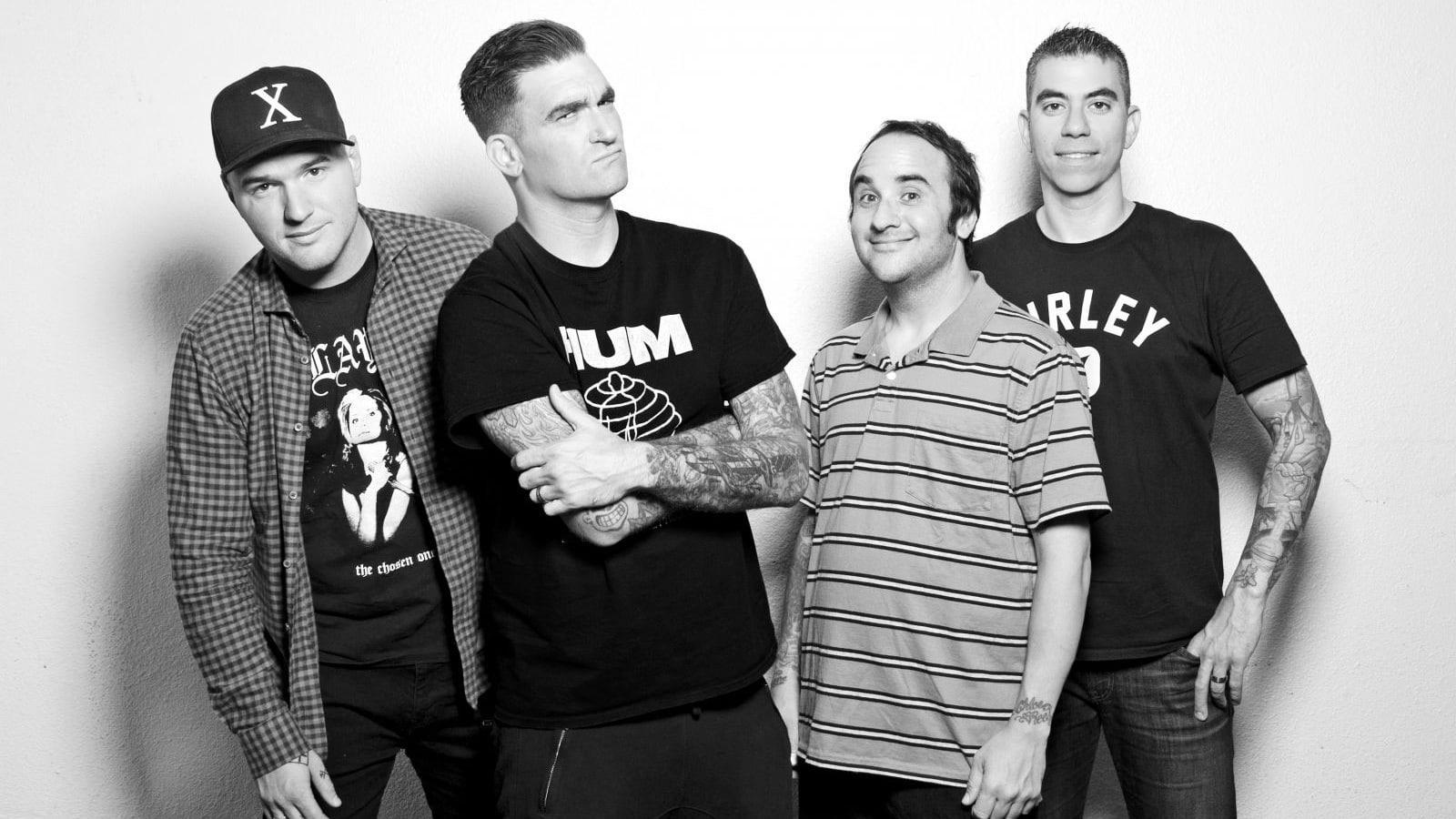 New Found Glory have dropped a video for their song 'Barbed Wire