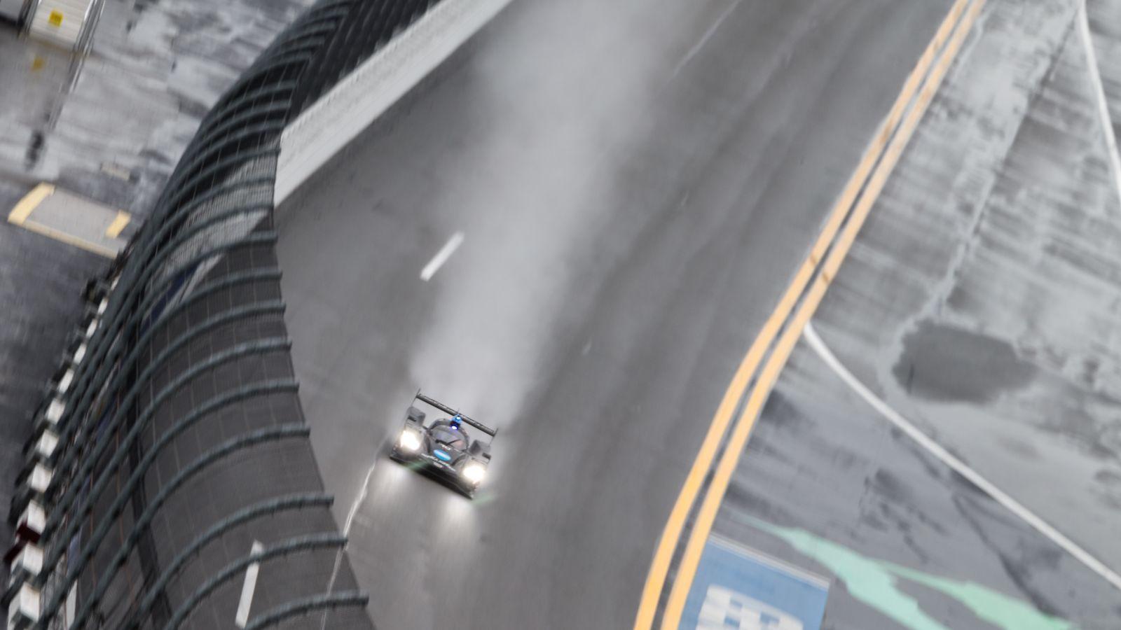 Hours of Daytona Ends Under Red Flag Conditions, WTR Cadillac