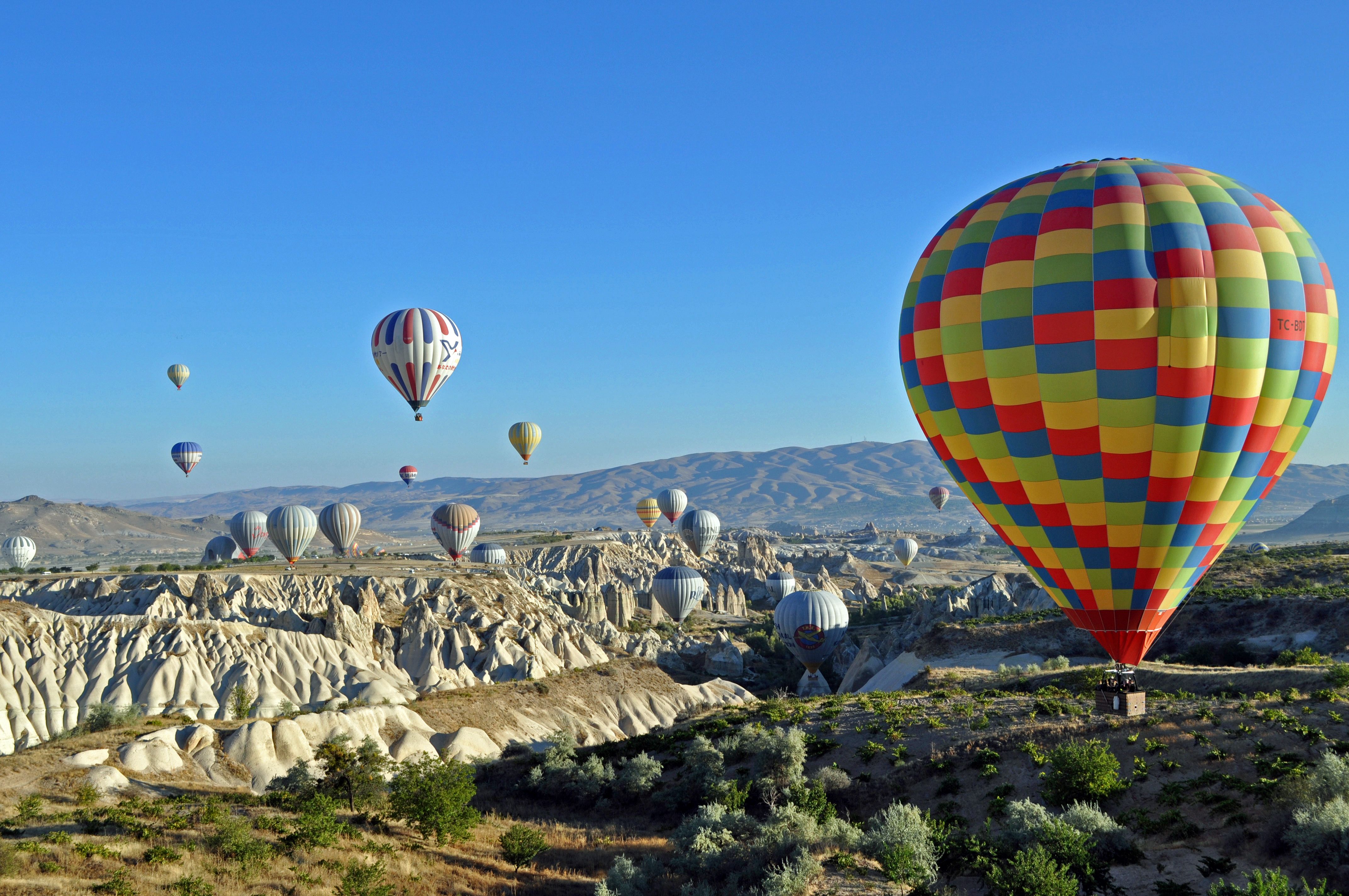 Hot Air Ballooning Over Cappadocia 4k Wallpaper. Cappadocia
