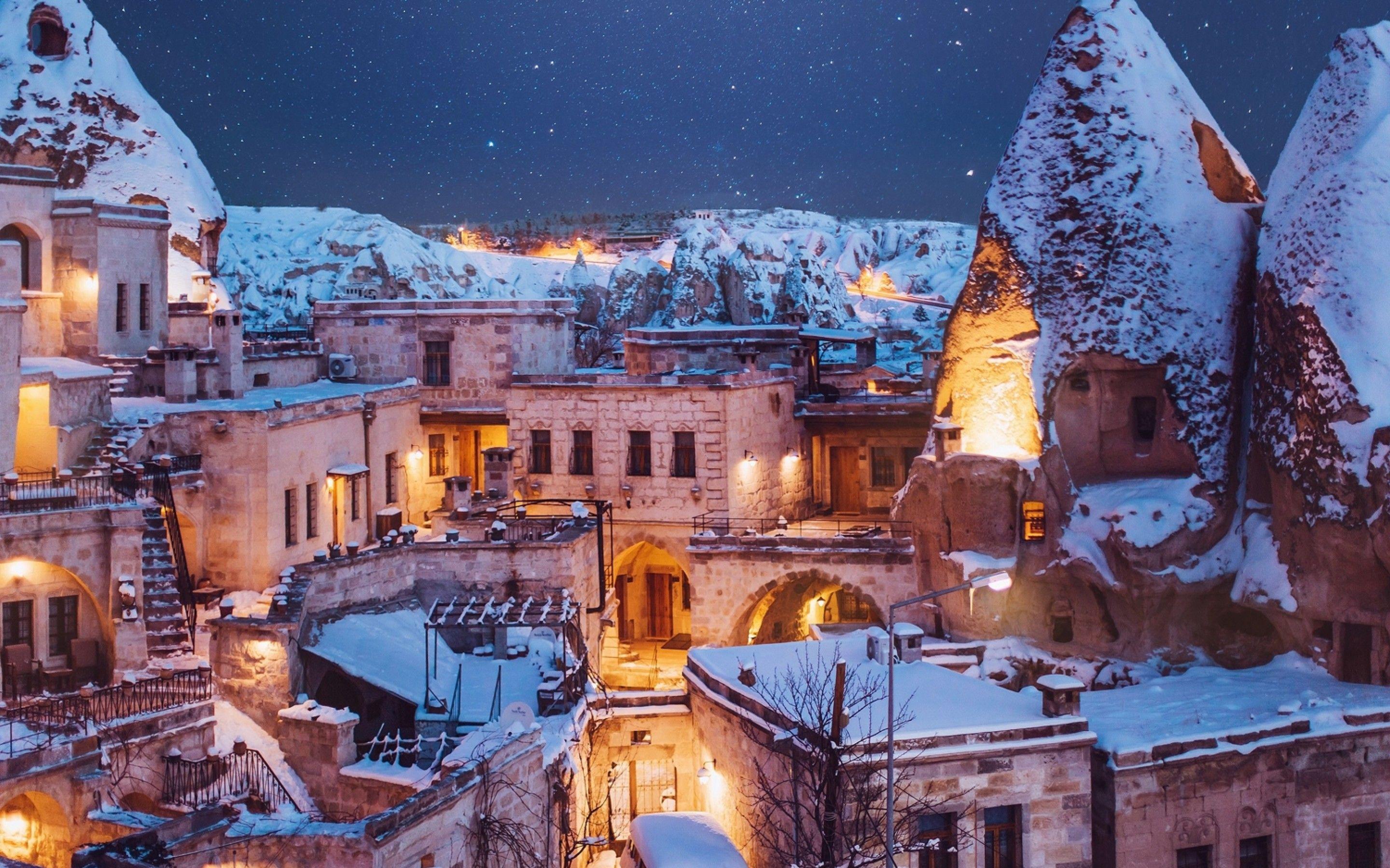Download 2880x1800 Turkey, Cappadocia, Snow, Scenic, Winter, Falling