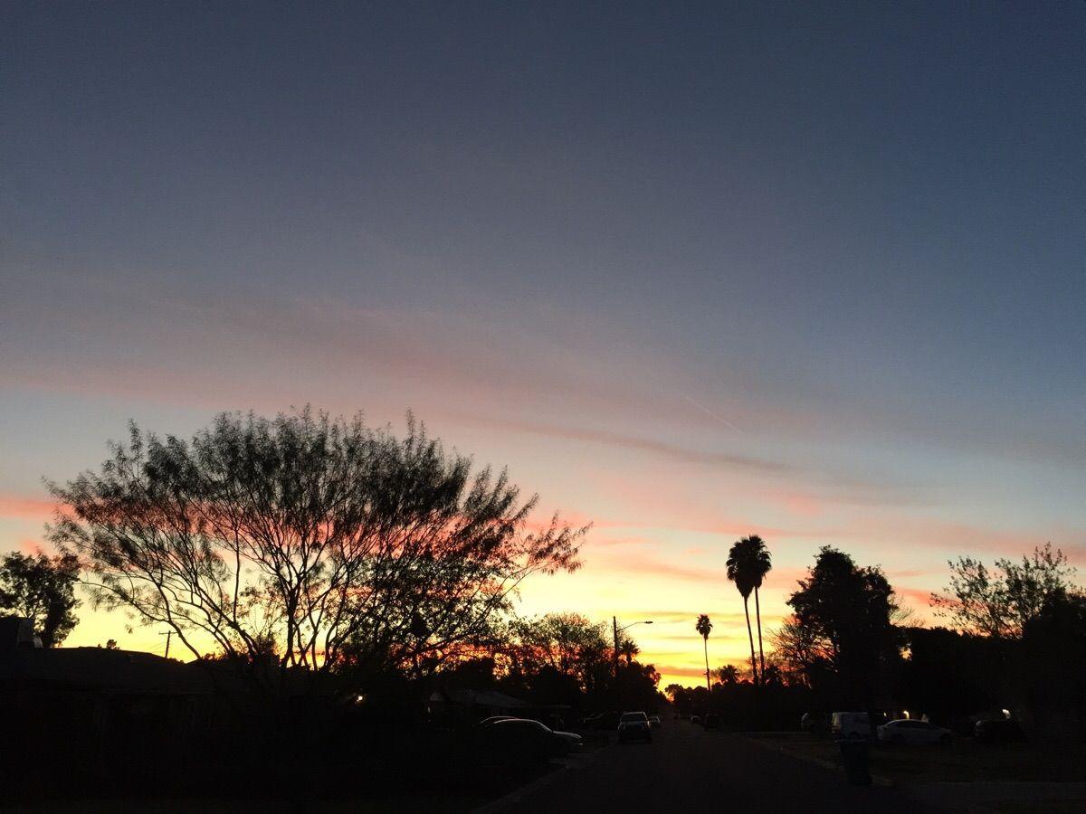 Tonight's sunset in Phoenix AZ [OC] [750 x 1334]. iPhone 6/ 6S