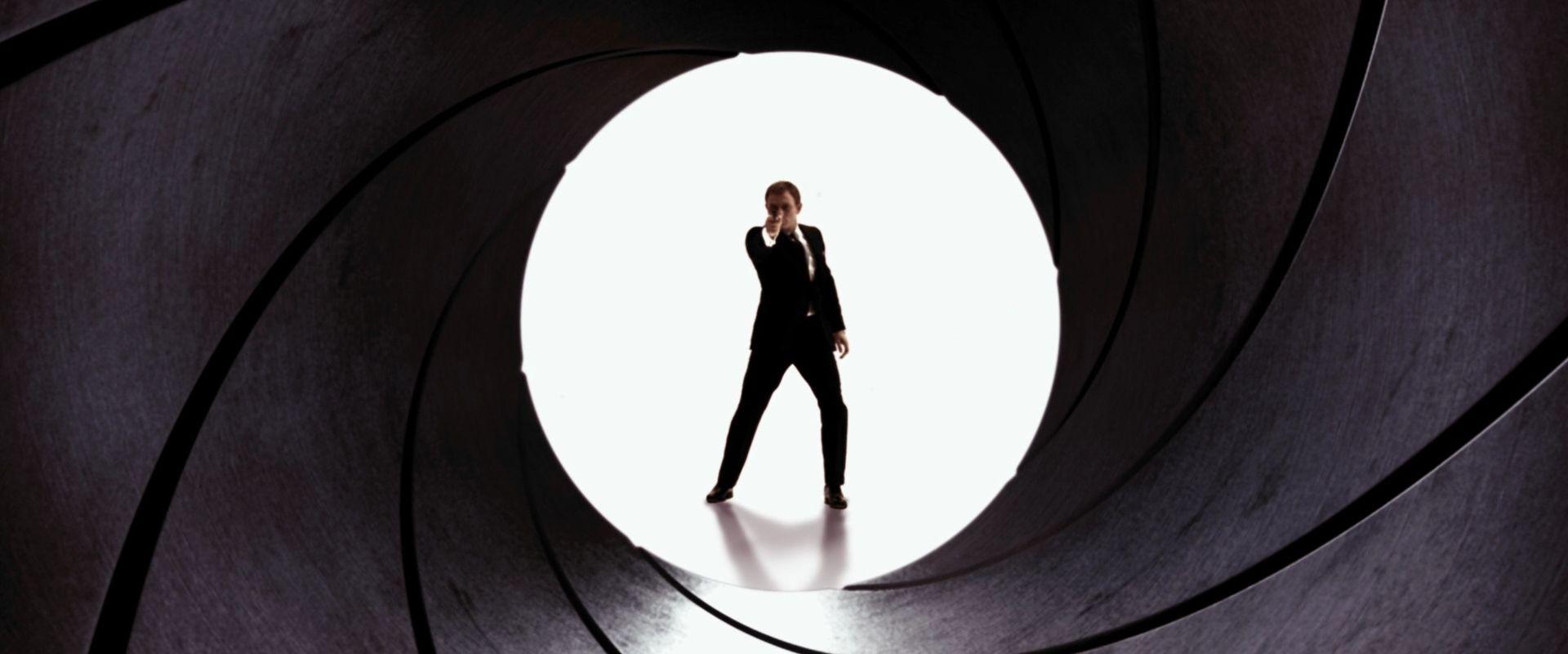 The James Bond 007 Dossier. Quantum of Solace Wallpaper