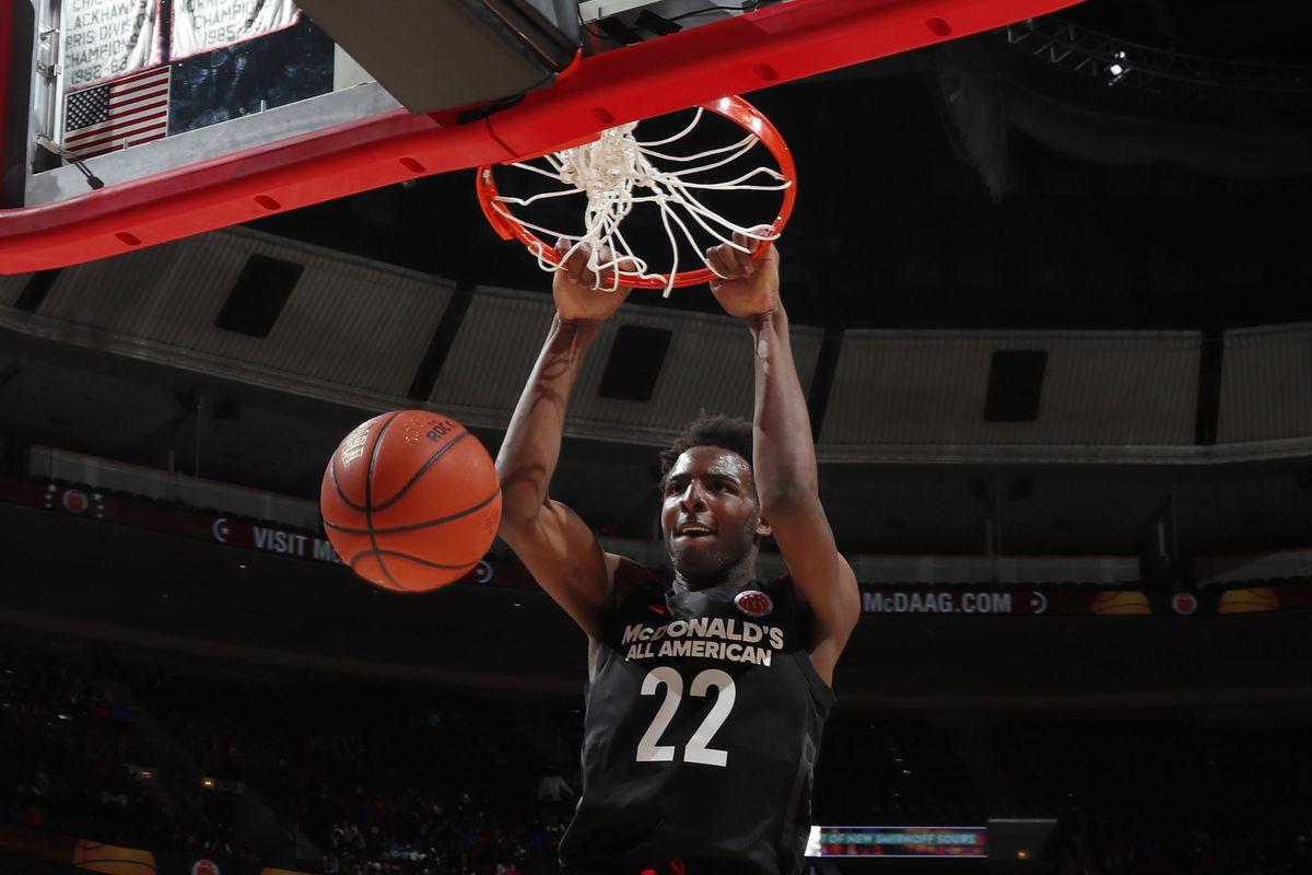 Prized recruit Mitchell Robinson leaves Western Kentucky's campus