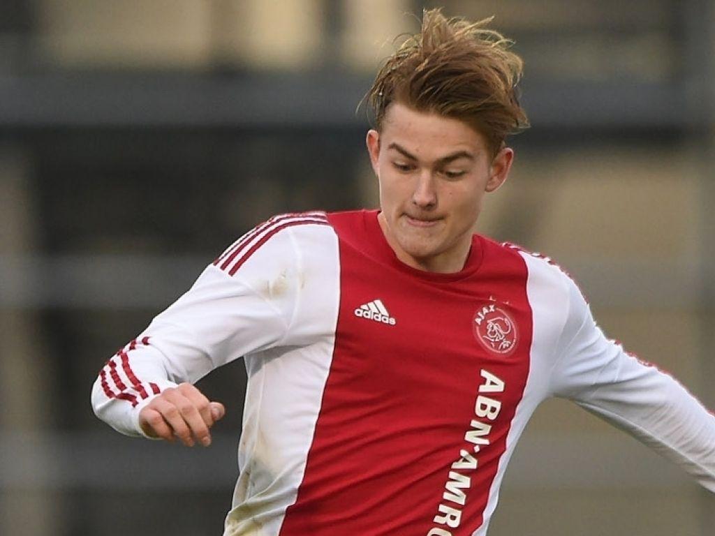 De Ligt talks up Ajax's Europa League chances. FOX Sports Asia