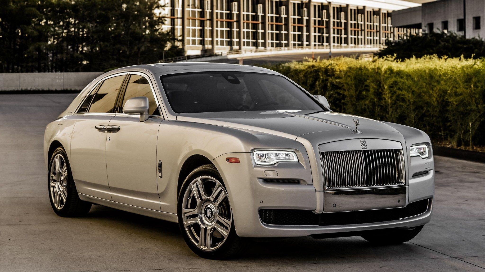 Download 2048x1152 Rolls Royce Ghost, Silver, Side View, Cars