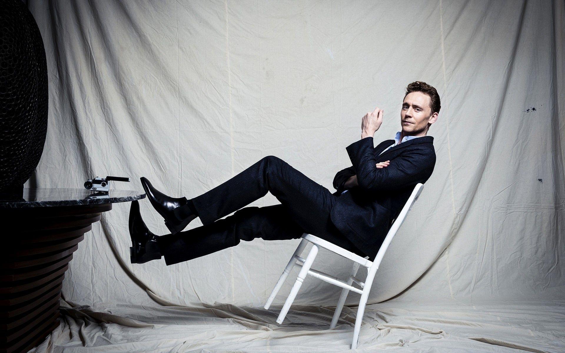 Tom Hiddleston Wallpaper HD Background, Image, Pics, Photo Free