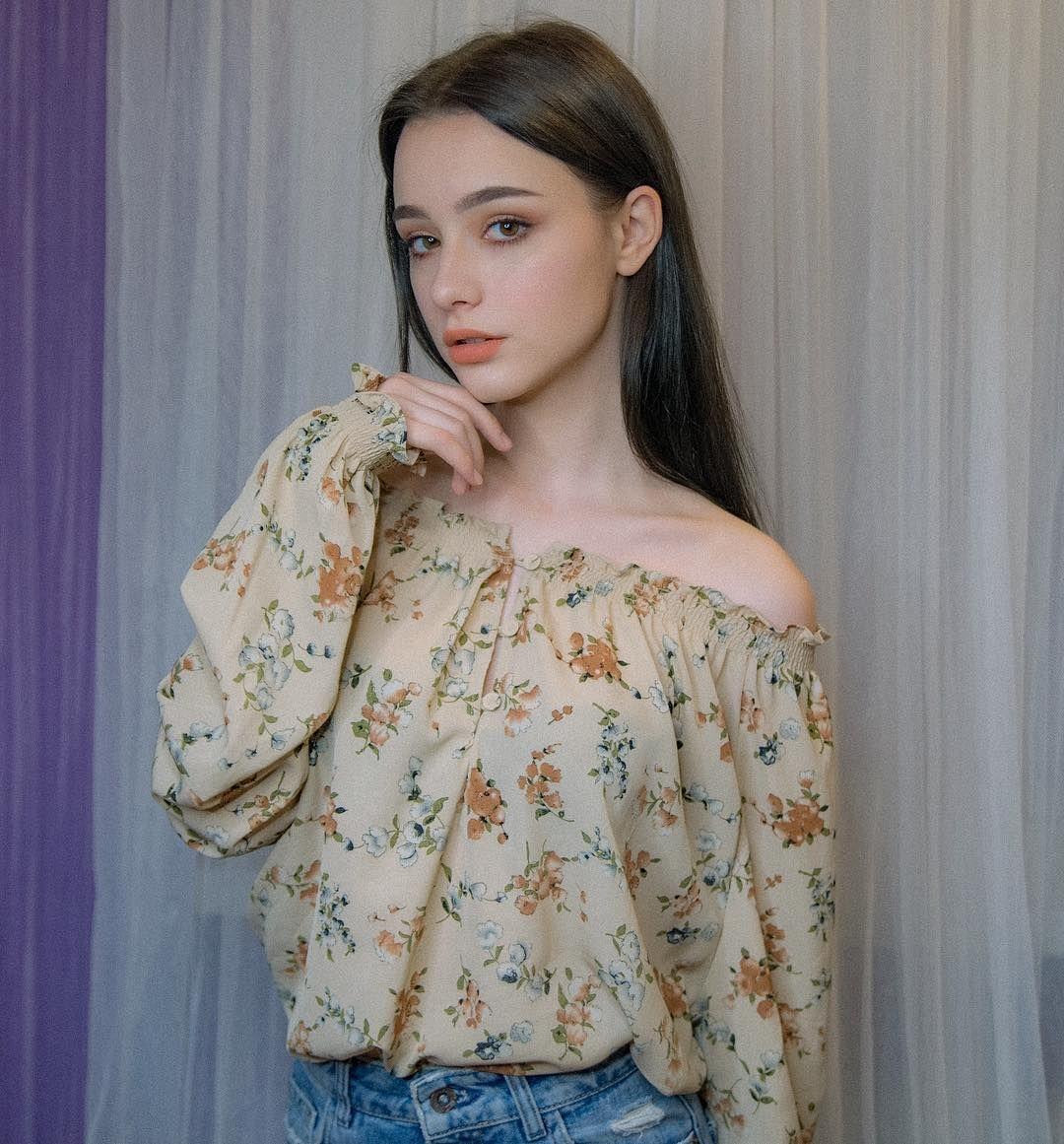 Dasha Taran Outfits