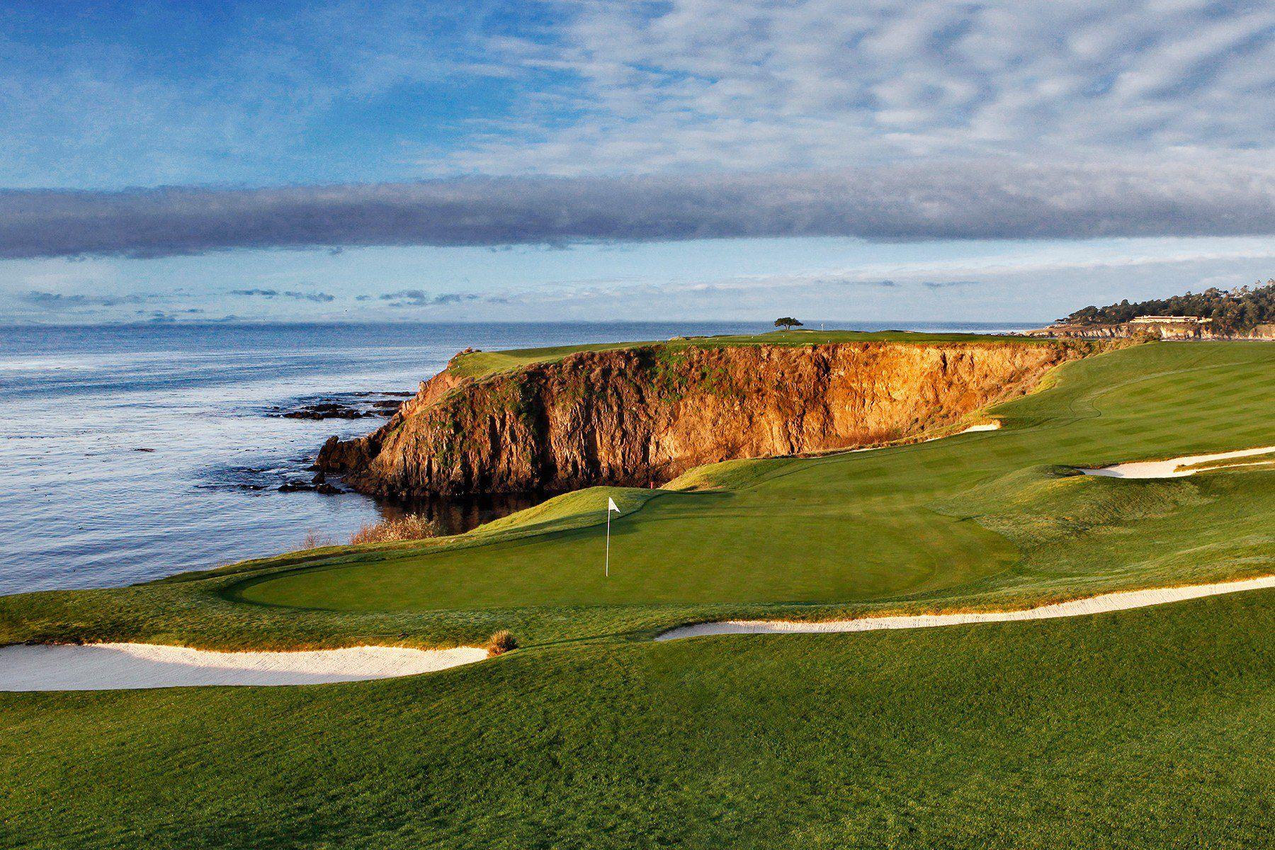 Pebble beach. Дом на Утесе Кармел-Хайлендс. Bird Rock Vista point, Bird Rock Rd, Pebble Beach, CA 93953, Соединенные штаты. Glass Pebble Beach USA.