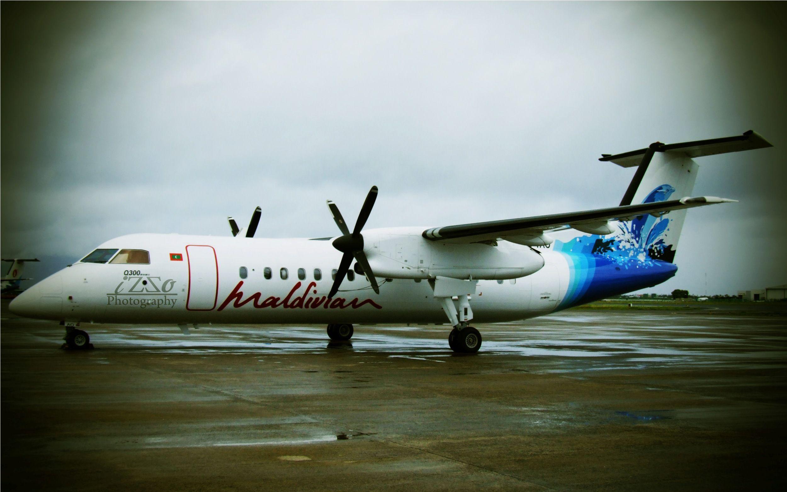 Bombardier Dash 8 In Maldivian Wallpaper