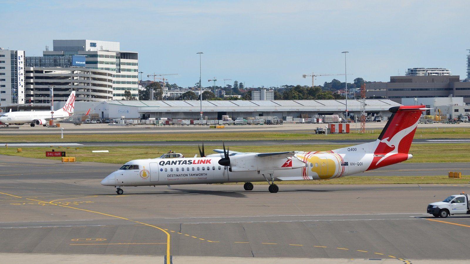 VH QOI Bombardier DHC 8 402Q Dash 8 QantasLink At Sydney Airport