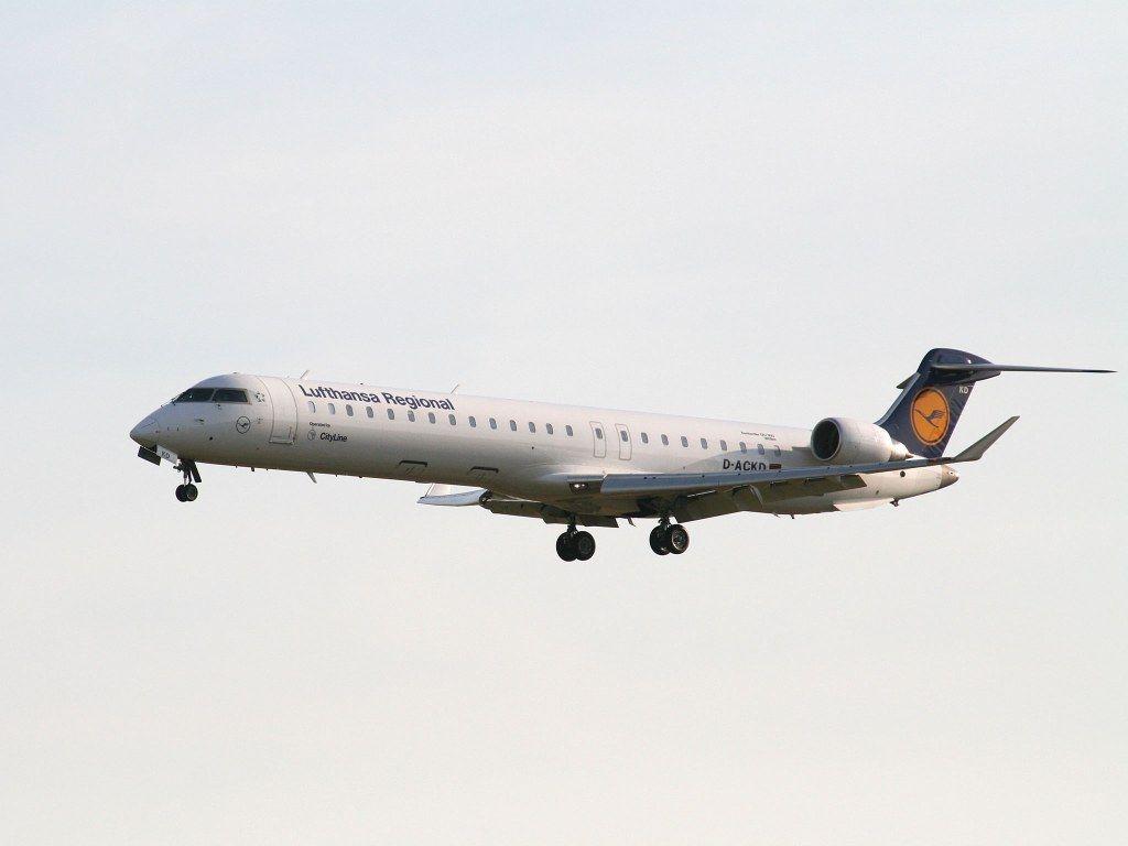CRJ900