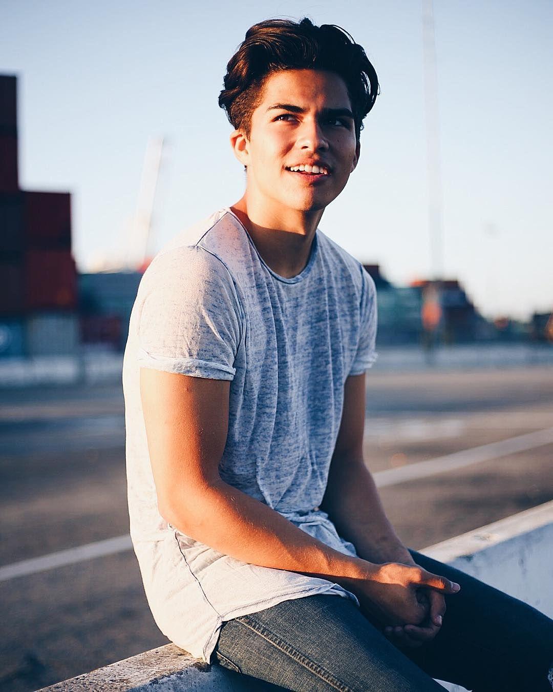 Alex Aiono)) Hes Hispanic in this rp. so spanish is his native