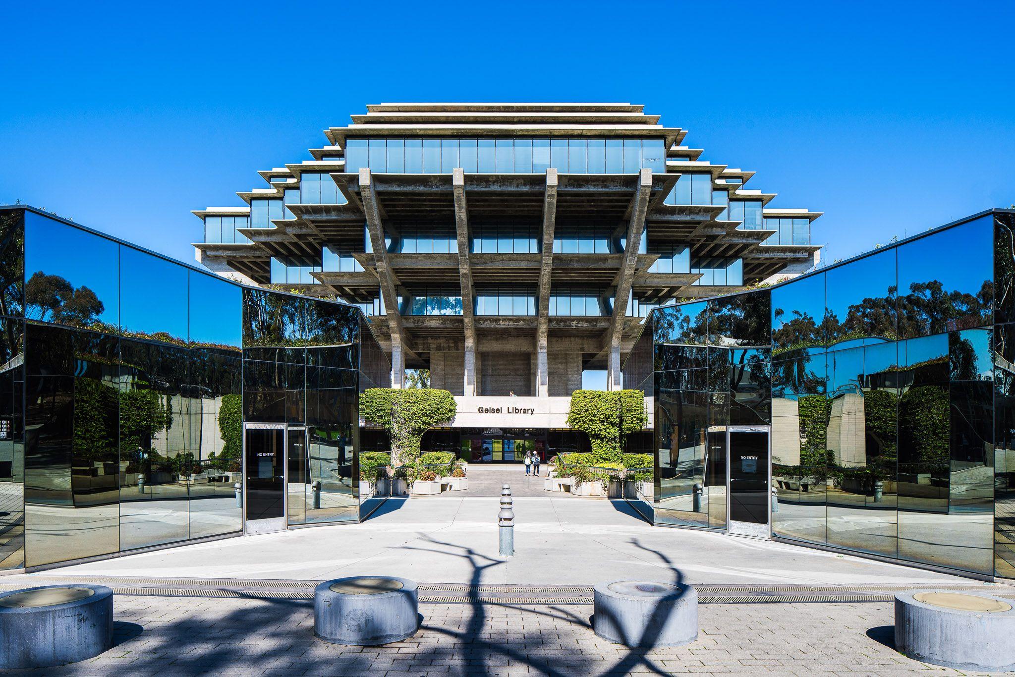 Shooting the Geisel Library in San Diego