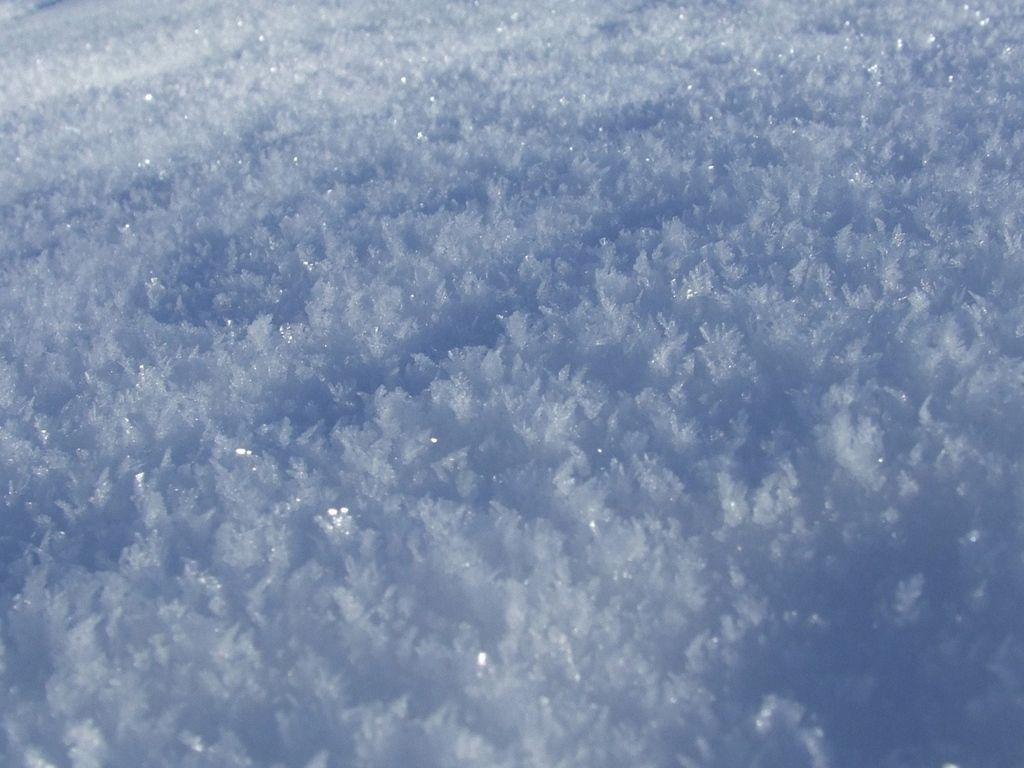 Download wallpaper 1024x768 snow, snowflakes, crystals, winter