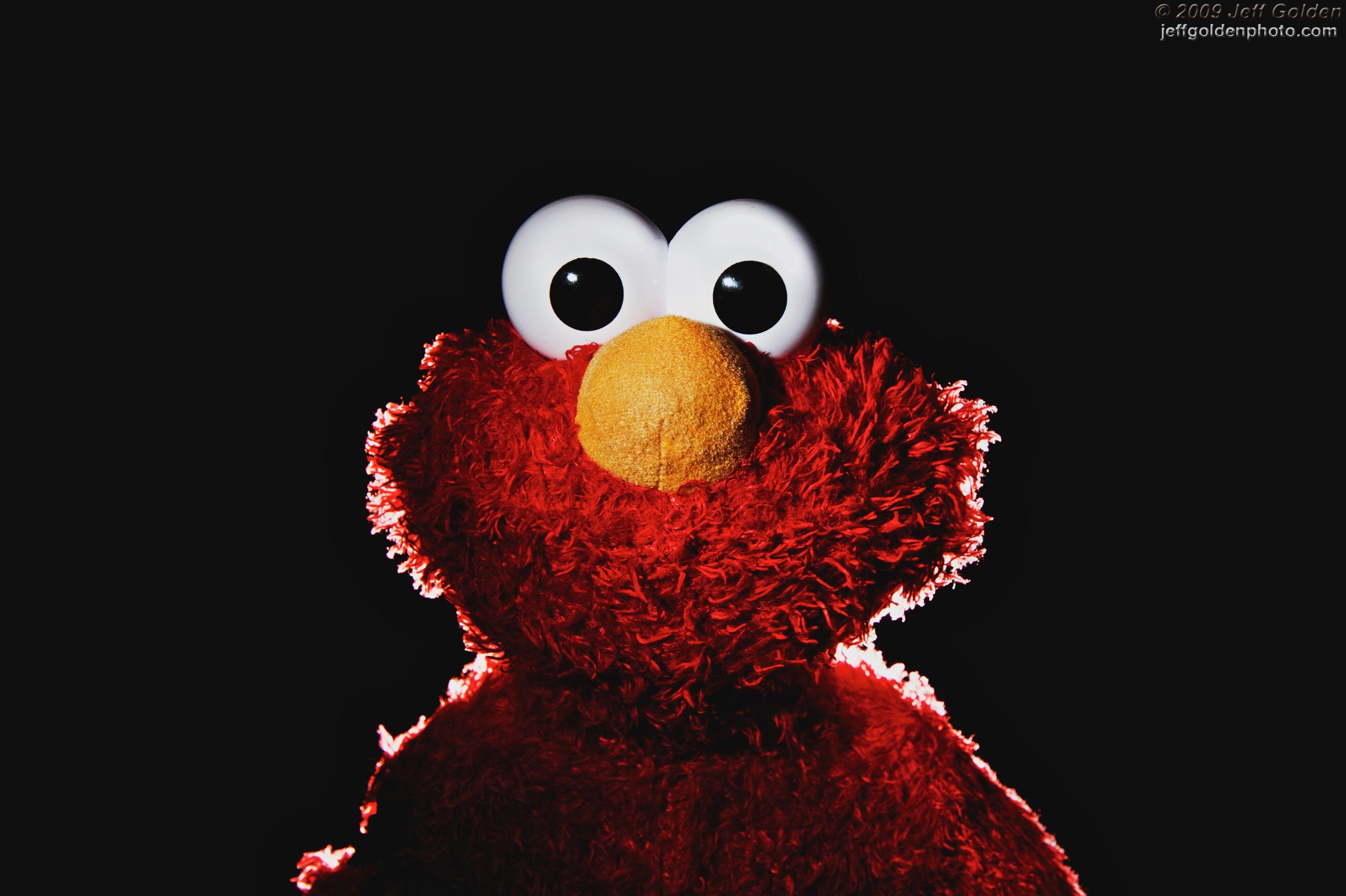 Elmo in the dark. Elmo wallpaper, Elmo, Muppets