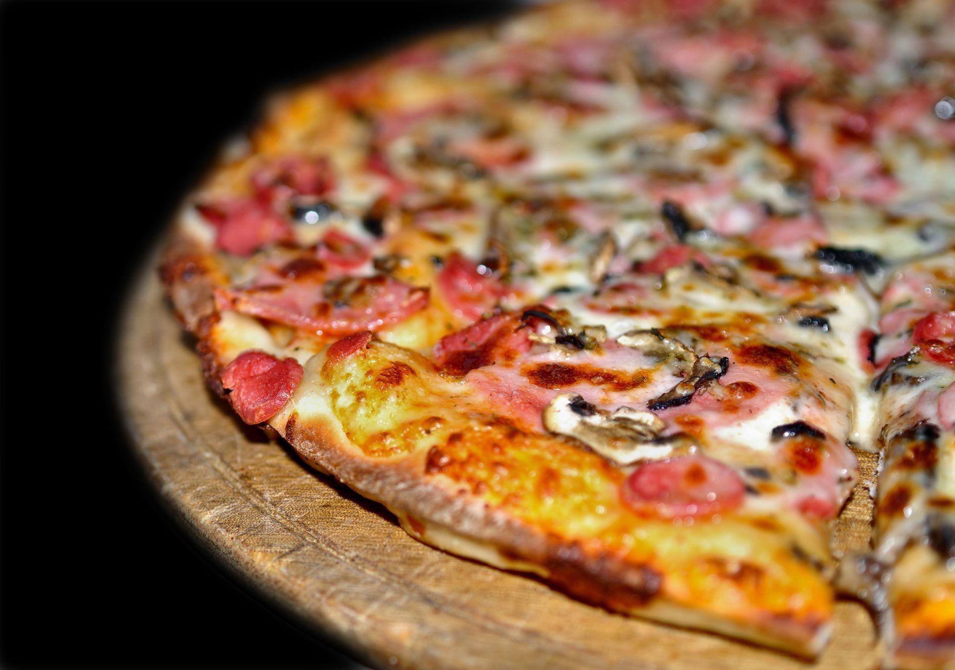 Macro tasty pizza the Food is satisfying food. Android wallpapers