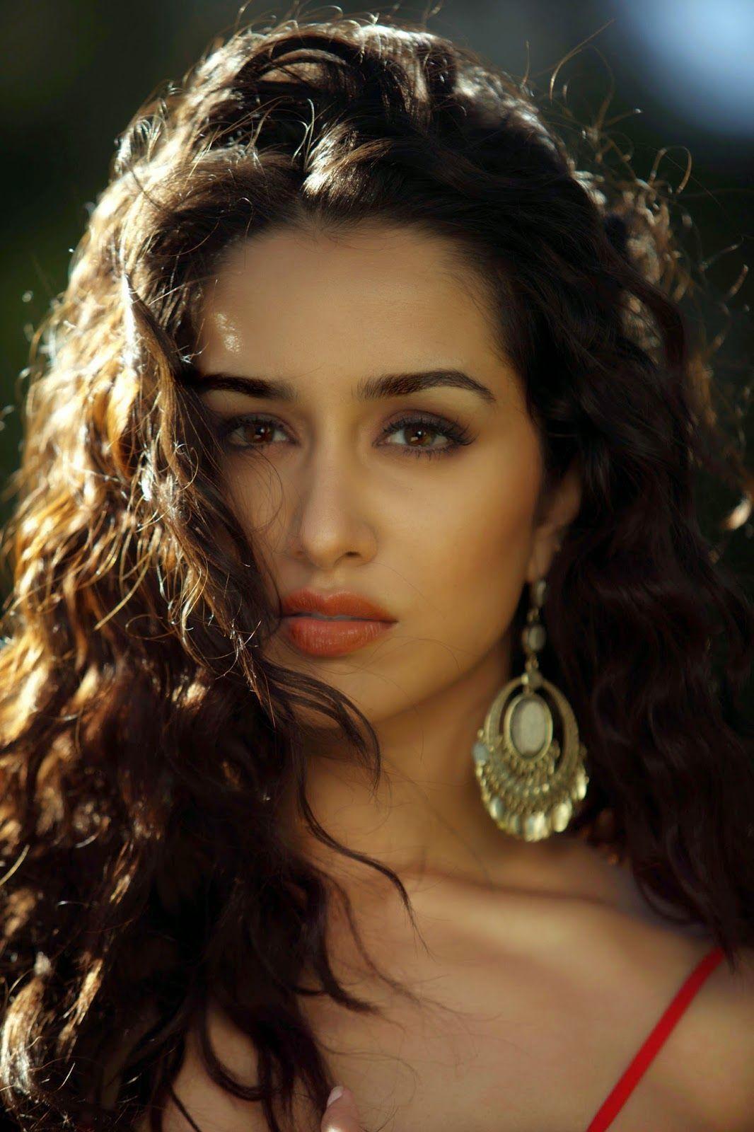 Full HQ Photo of Shraddha Kapoor. Shraddha Kapoor HD Wallpaper