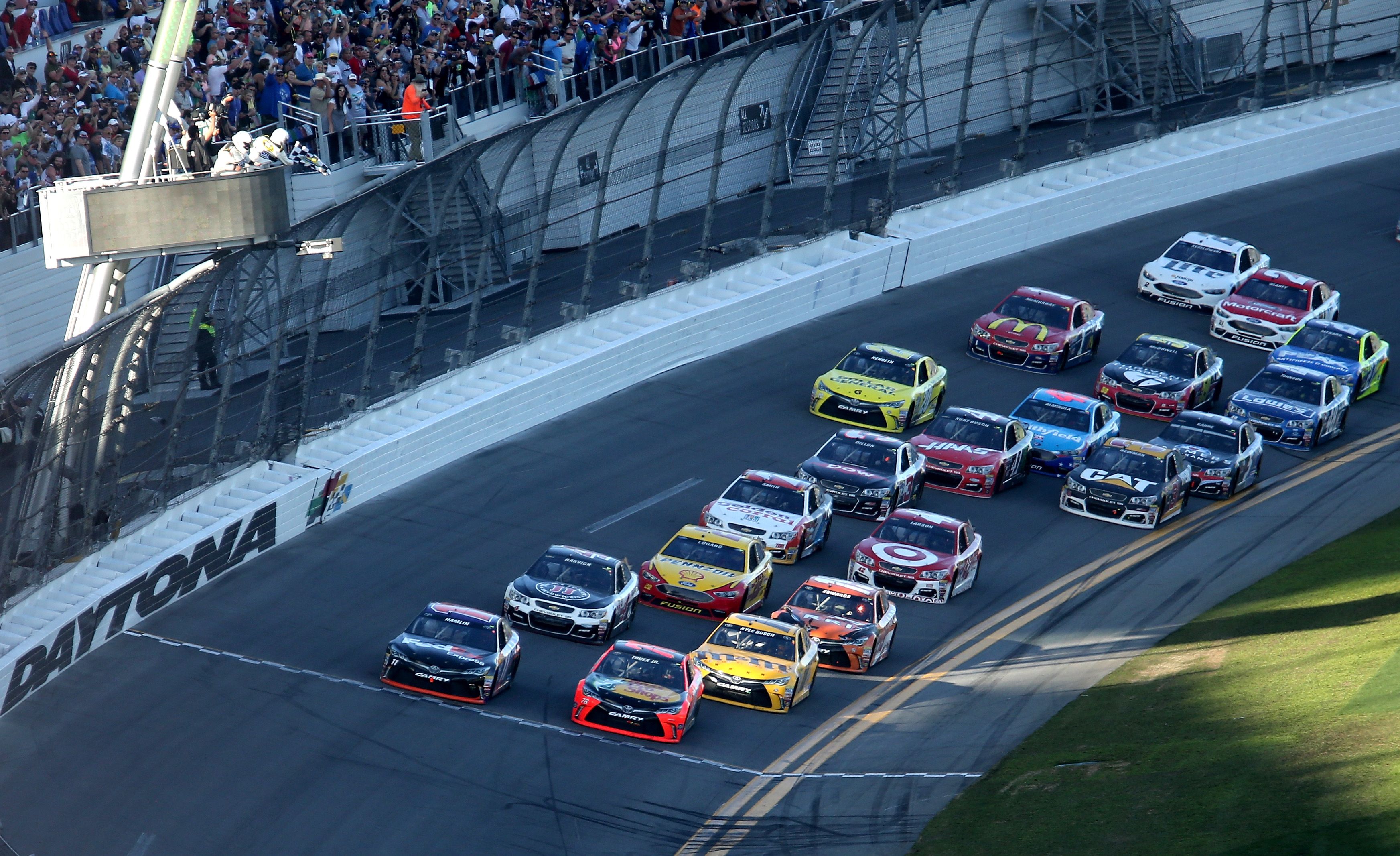 Daytona 500 live updates: Highlights, results, and news