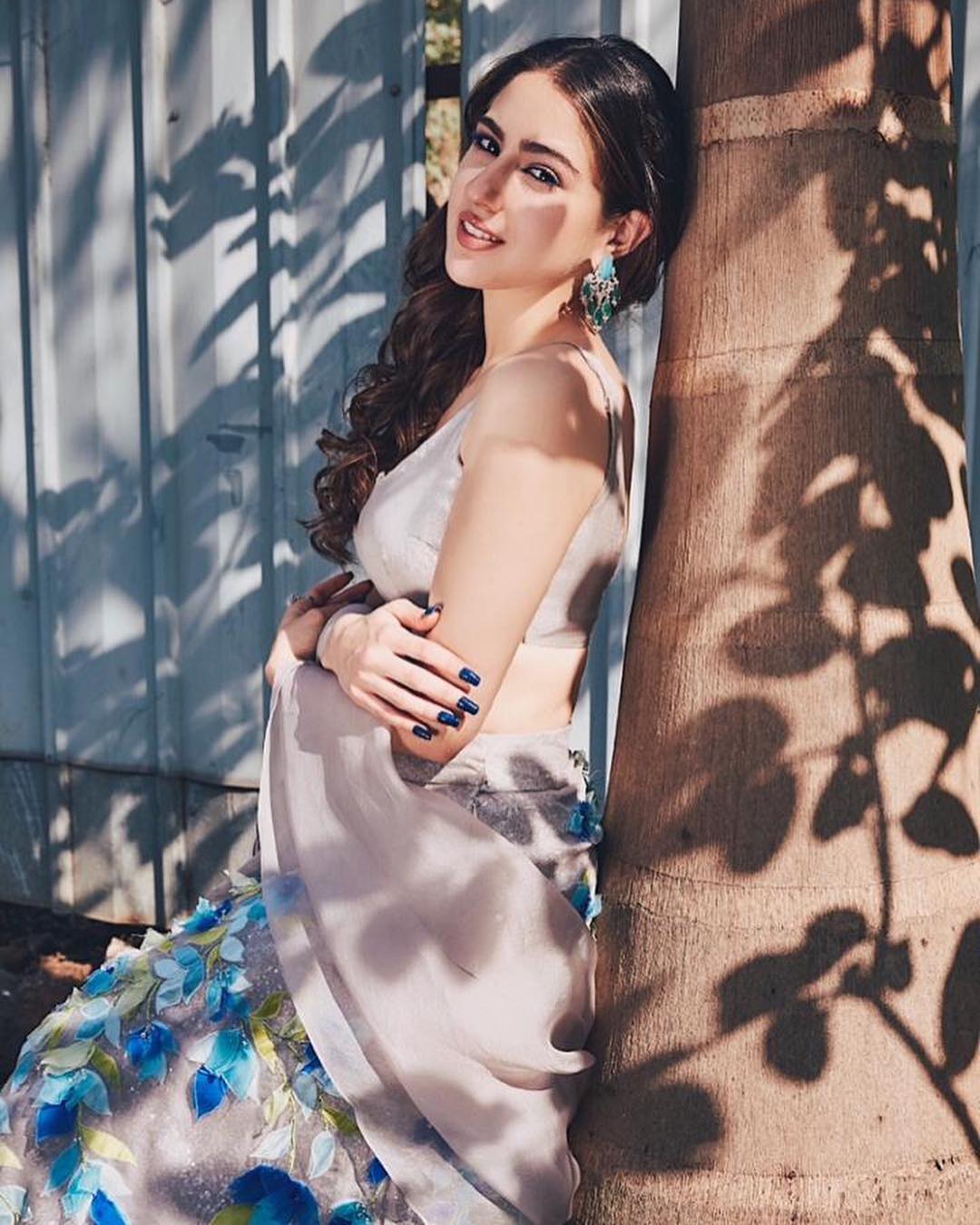 Sara Ali Khan Cute HD Wallpaper and Picture