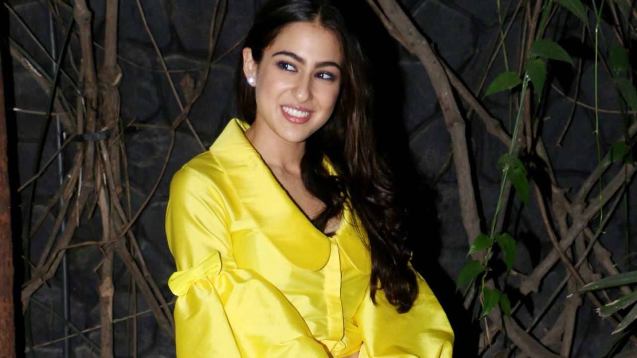 Sara Ali Khan's sweet gesture for paparazzi, sends them handwritten
