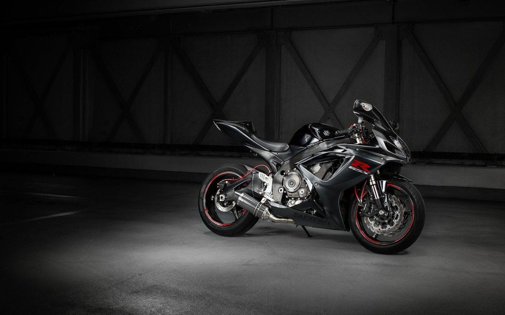 Suzuki Bike Wallpaper 03 - [1680 x 1050]