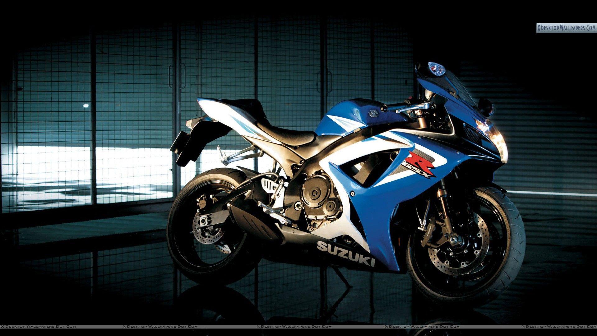 Suzuki GSX R750 Bike Blue Color Wallpaper