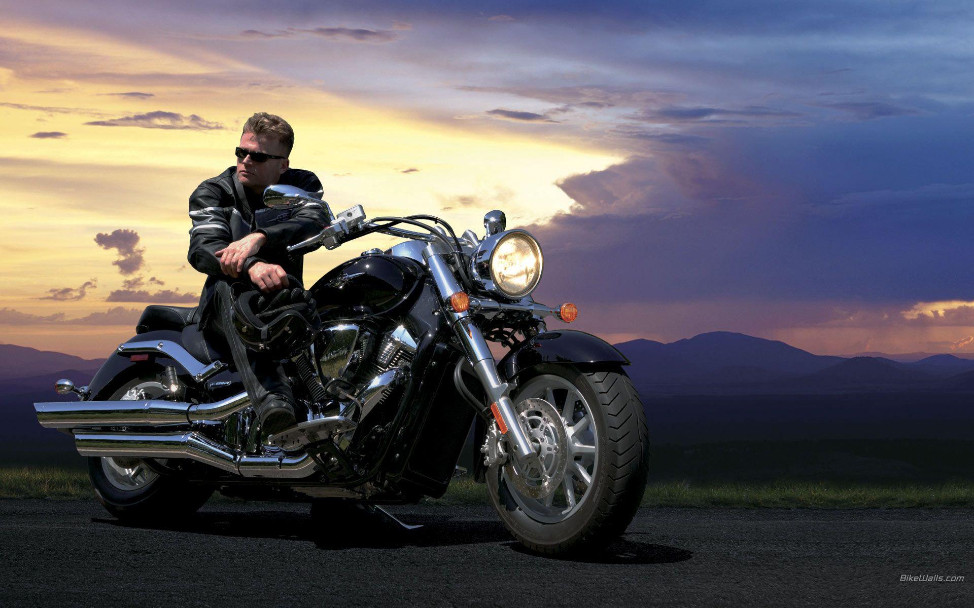Suzuki Intruder Desktop Wallpaper