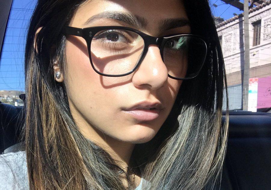 Mia Khalifa wallpaper