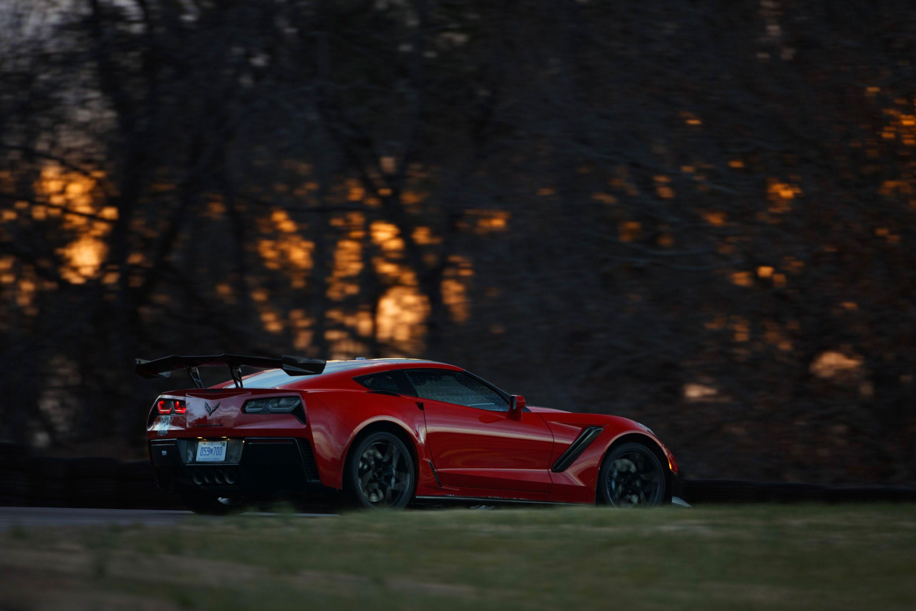 Wallpaper Of The Day: 2019 Chevy Corvette ZR1 Picture