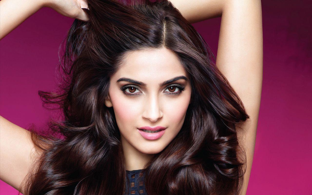 Latest Bollywood Actrees Sonam Kapoor HD Picture, HD Wallpaper