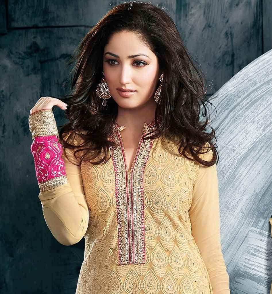 Gorgeous Yami Gautam Latest HD Walpapers New Photo Free Image Download