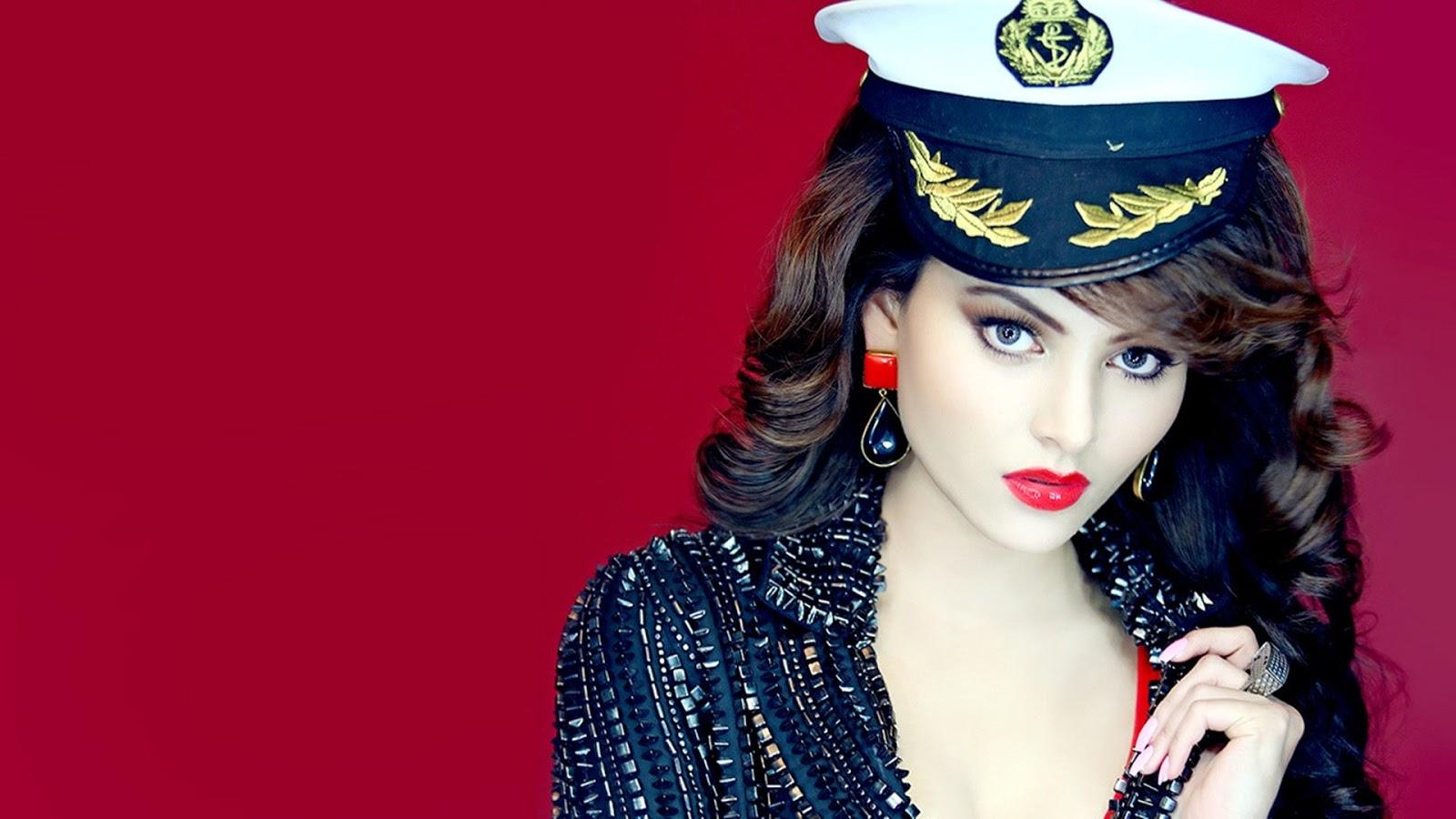 Stunning Urvashi Rautela