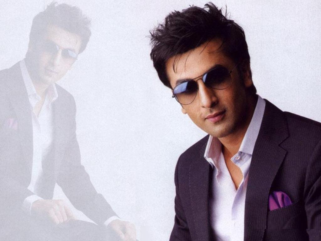 Download Ranbir Kapoor Dashing Look Wallpaper