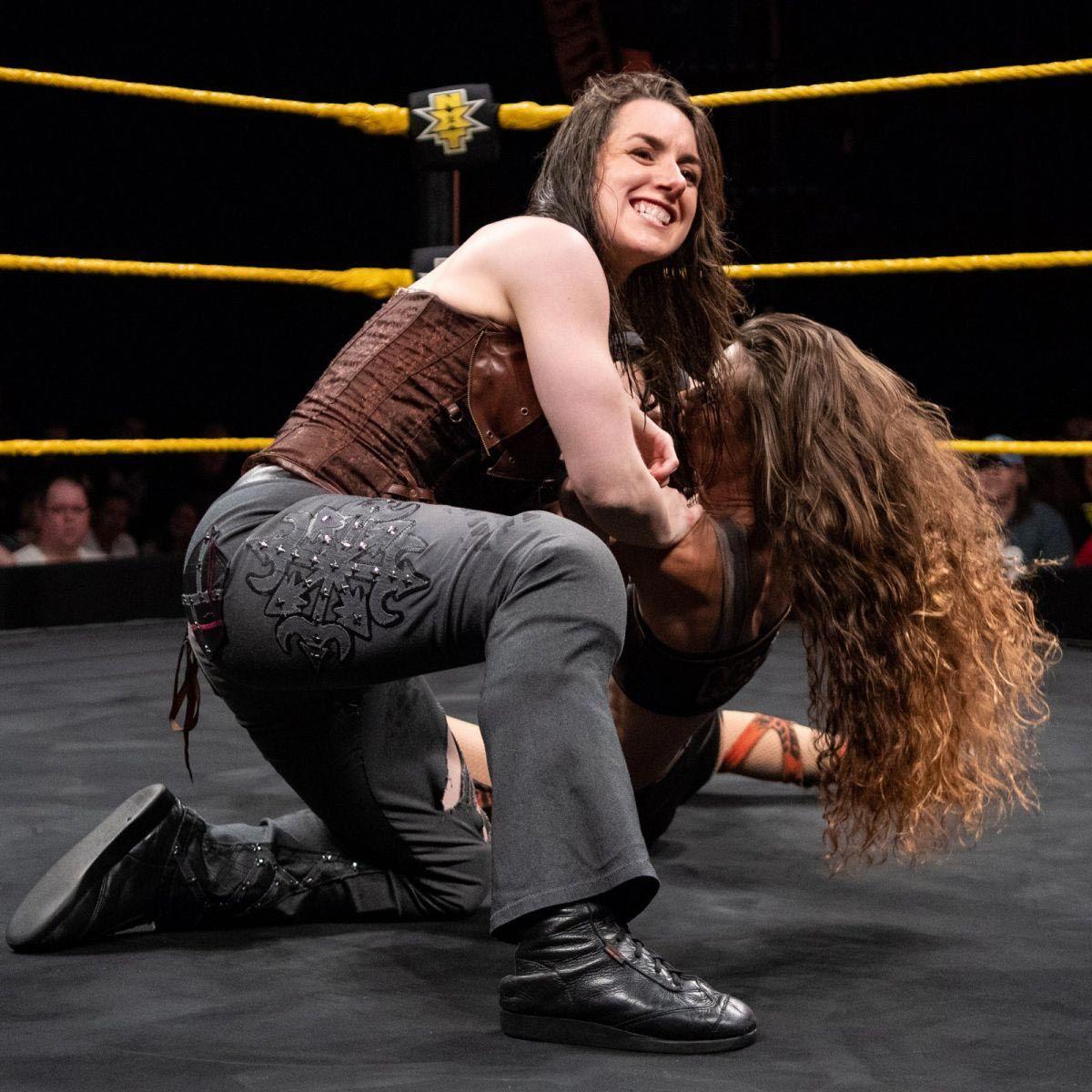 Amber Nova vs. Nikki Cross - WWE NXT 2018/08/08 347390.