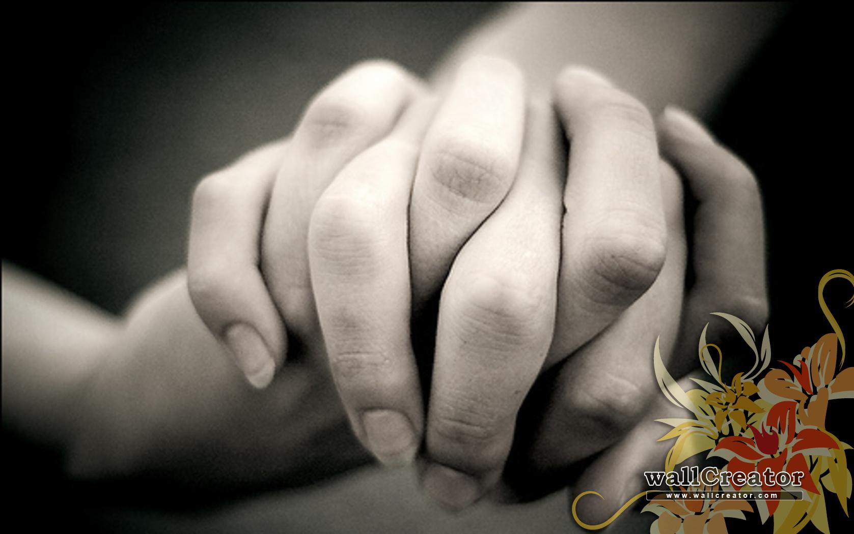 holding hands / 1050 Wallpaper