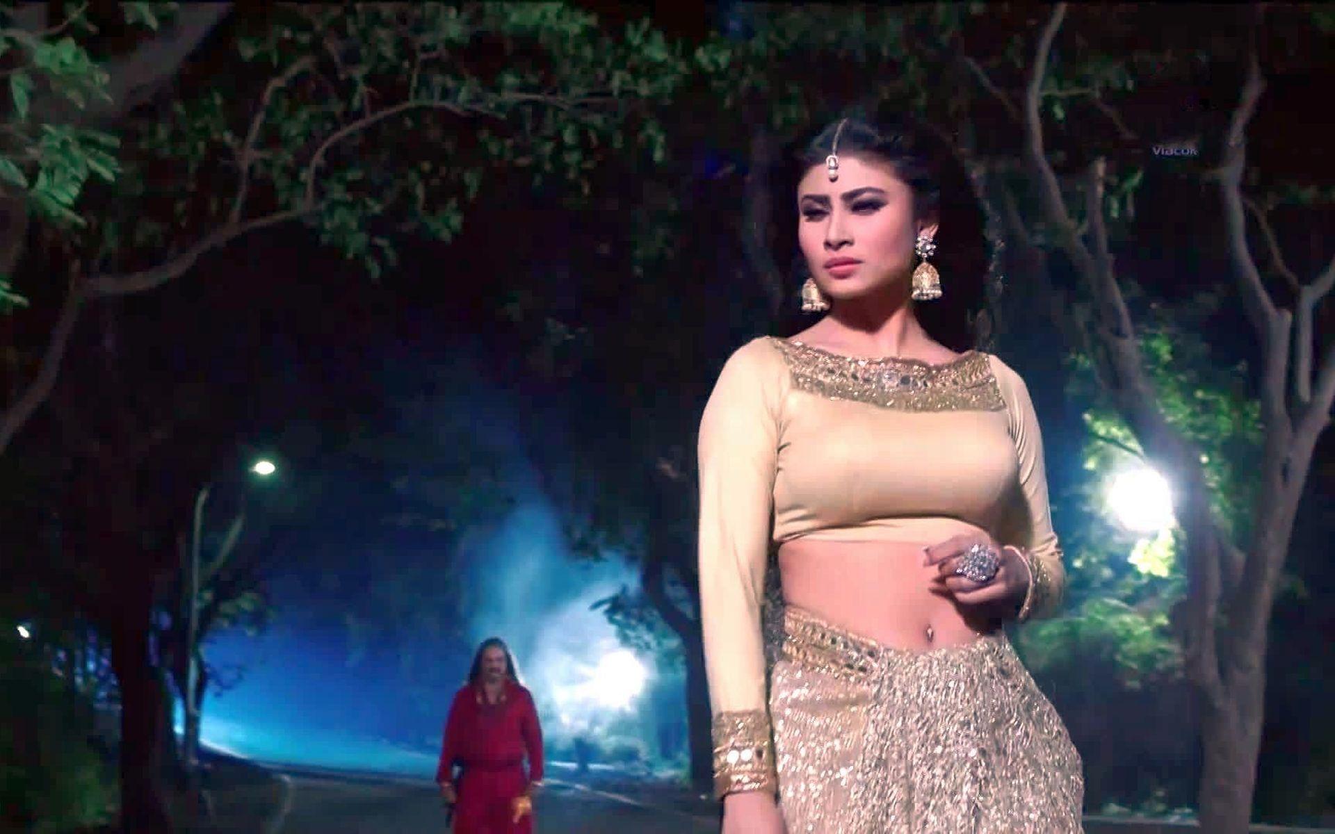Mouni Roy HD Wallpaper. (34++ Wallpaper)