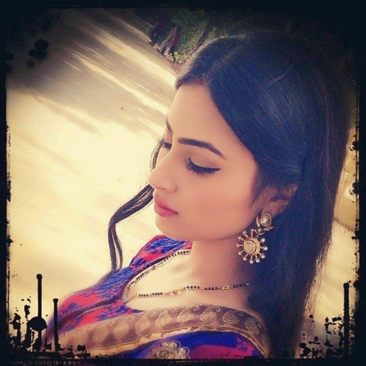 Mouni Roy Hot Full HD Wallpaper Download