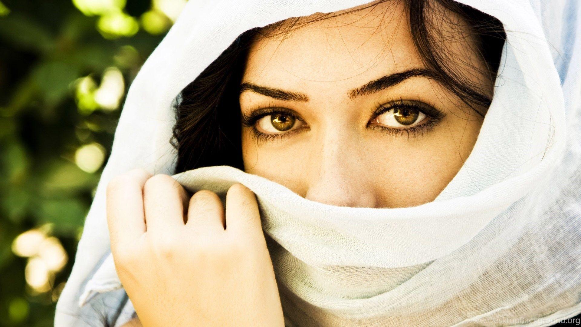 Wallpaper Beautiful Eyes In Hijab Wallpaper Desktop Background
