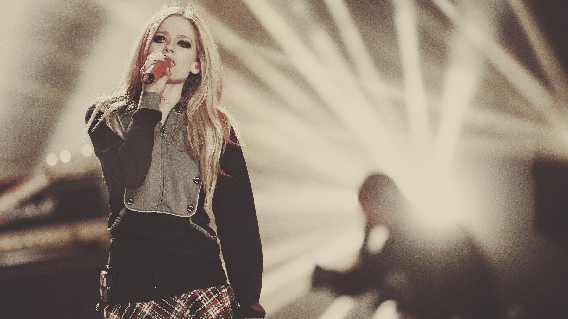 Singer Wallpapers - Wallpaper Cave