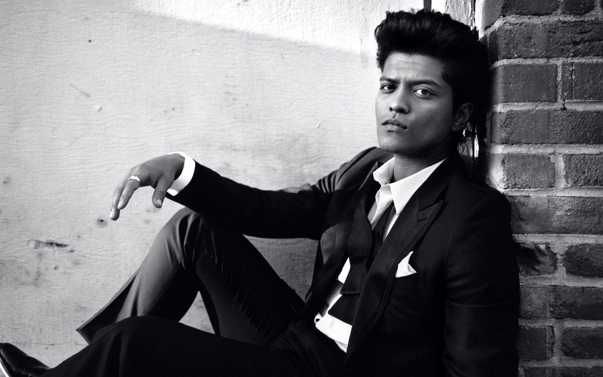Bruno Mars Pop Singer Desktop Wallpaper