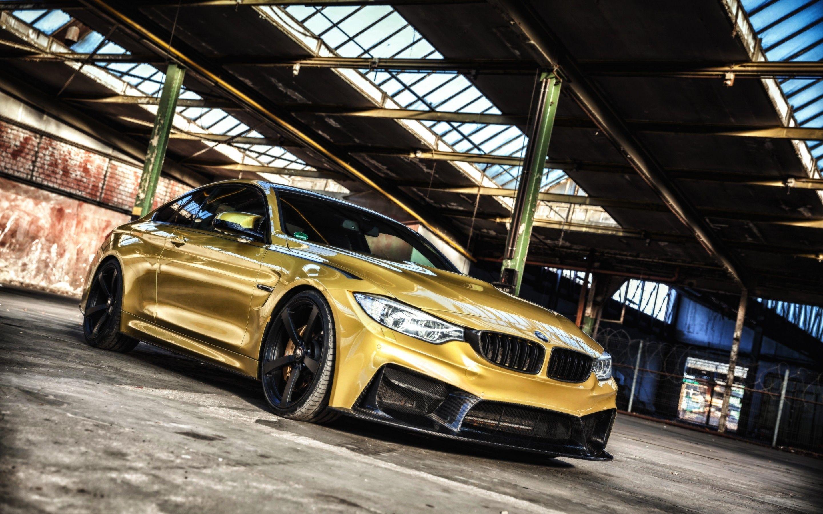 Download 2880x1800 Bmw M Yellow, Reflection, Luxury, Cars