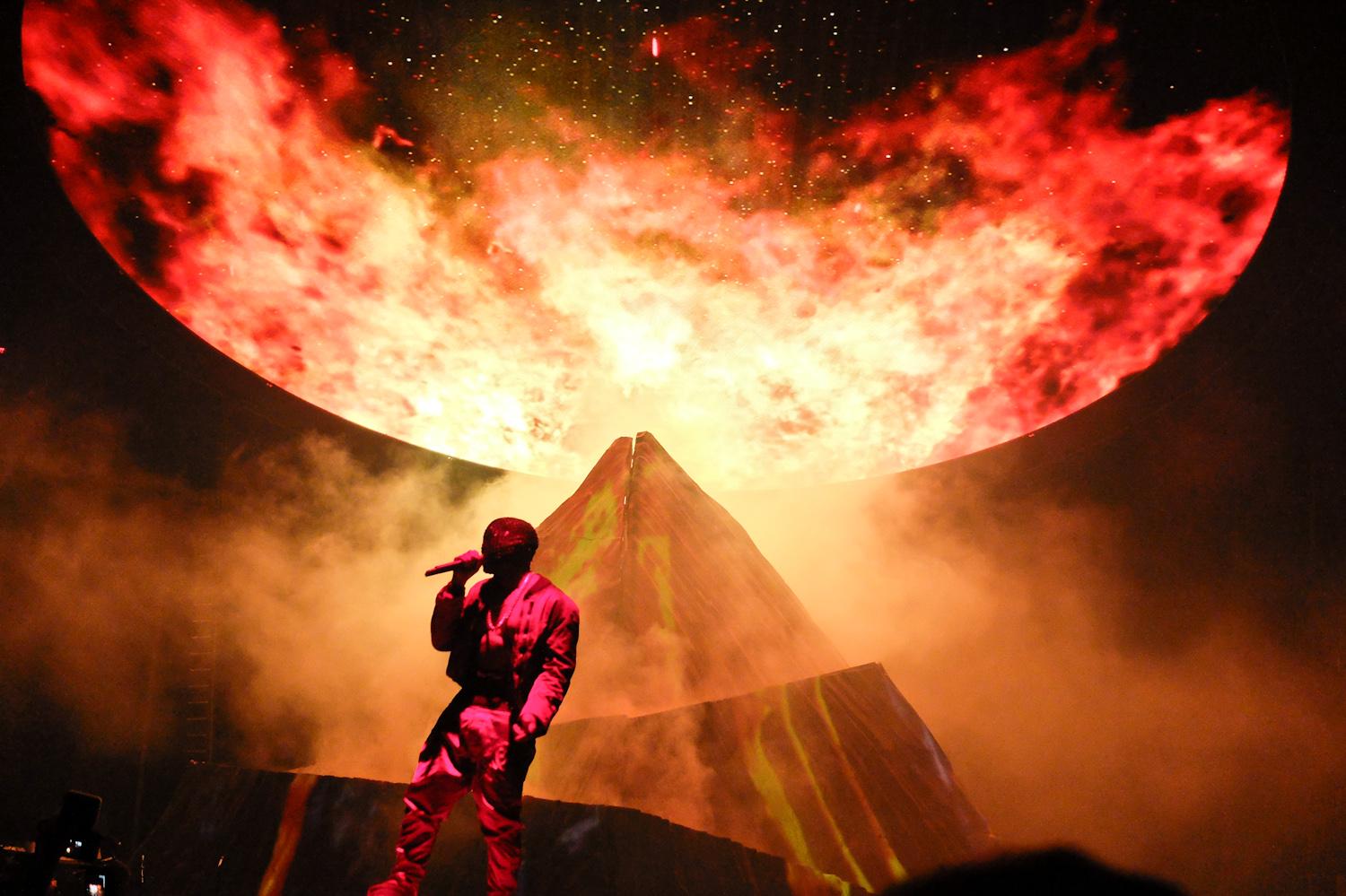 Picture Of Yeezus Tour Wallpaper #rock Cafe